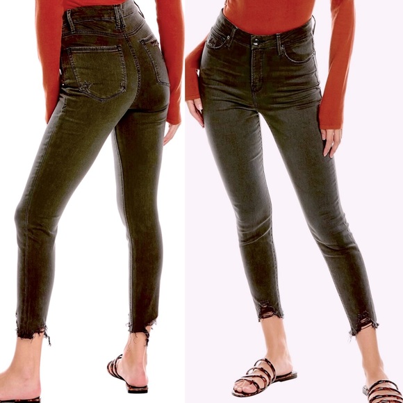 Good American Good Curve Crop 8/29 - Picture 2 of 11